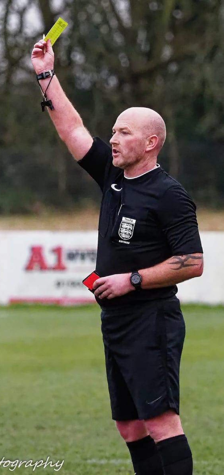 Mark Reilly as ref