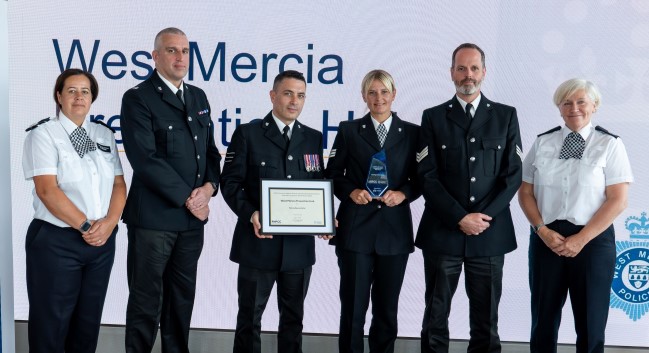 Officers accepting the NPCC award for VAWG