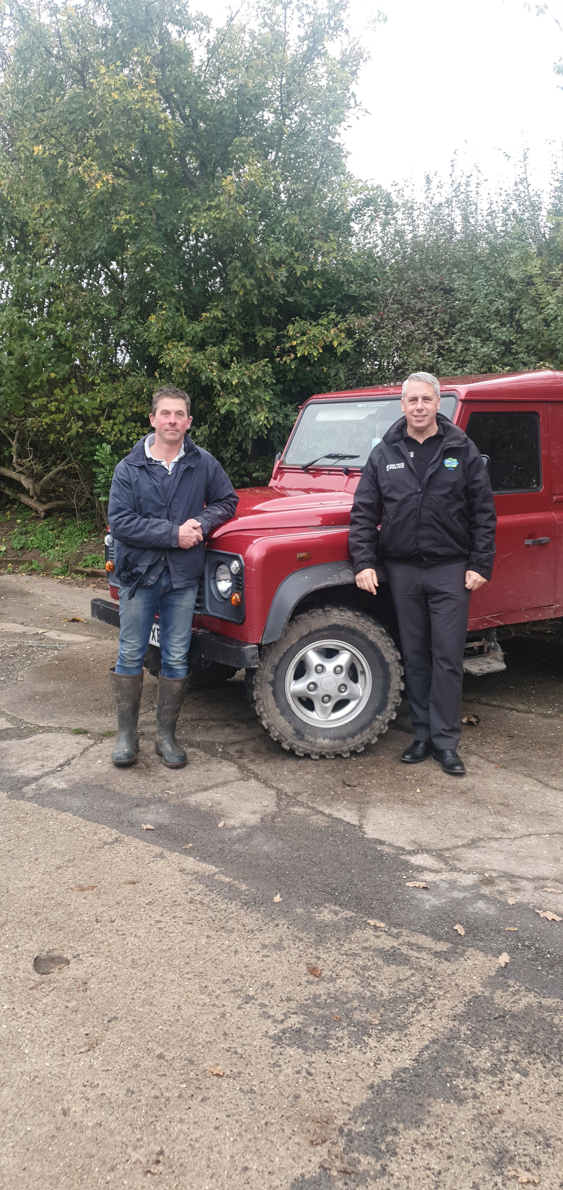 Land Rover Defender 